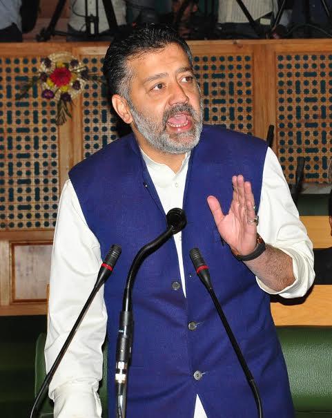 JK sportspersons bagged 500 medals in various sports events during past 3 yrs: Imran Ansari